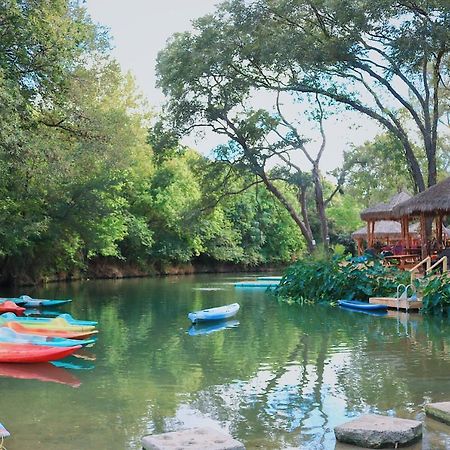 Son'S Rio Cibolo Birdhouse Cabin #2 Brand New Cabins! Sleeps 6 Comfortably! Marion 외부 사진