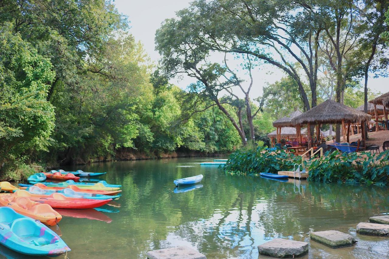 Son'S Rio Cibolo Birdhouse Cabin #2 Brand New Cabins! Sleeps 6 Comfortably! Marion 외부 사진